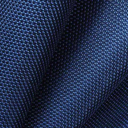 リサイクルファブリックは耐久性があり、引き裂きに強いため、環境に優しい選択です。