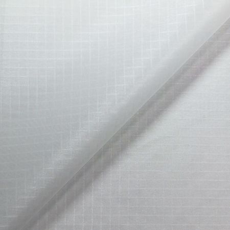 HL25IN1187SS-1_Diseñado para la élite: Conchas ultraligeras de 10-40D que reducen el peso de la mochila sin comprometer la durabilidad alpina