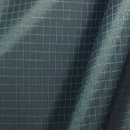 Diseñado para la élite: caparazones ultraligeros de 10-40D que reducen el peso de la mochila sin comprometer la durabilidad alpina