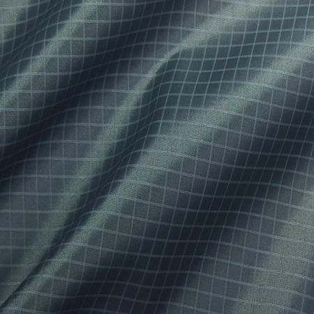 Diseñado para la élite: caparazones ultraligeros de 10-40D que reducen el peso de la mochila sin comprometer la durabilidad alpina