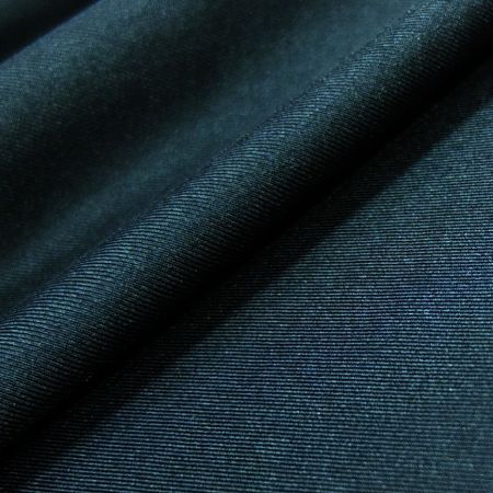 Tissu tricoté extensible à compression