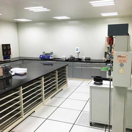 Машина для испытания старения материалов