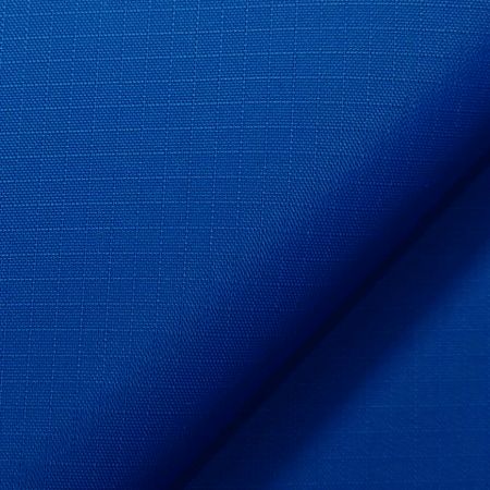 Tessuto in nylon ripstop leggero, antivento e impermeabile
