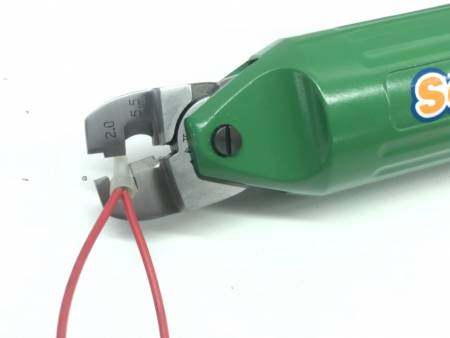 Lame à sertir à air effectuant le sertissage de terminal