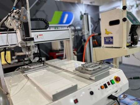 シールデスクトップロボット