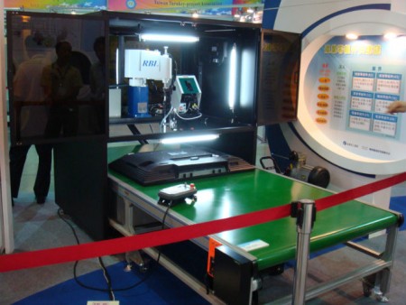 2011 台北國際自動化工業大展 桌上型自動鎖螺絲機