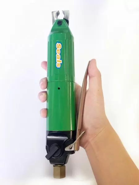 Kézi bemutató az YM-140L légies vágóról