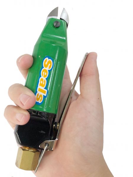 Handheld demonstration of YM-60 air nipper