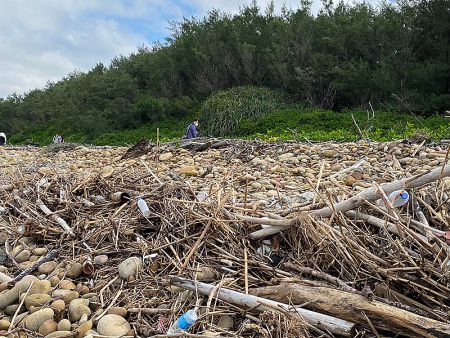 Neo Pack team joined hands in Taoyuan to protect the ocean and celebrate 30 years.