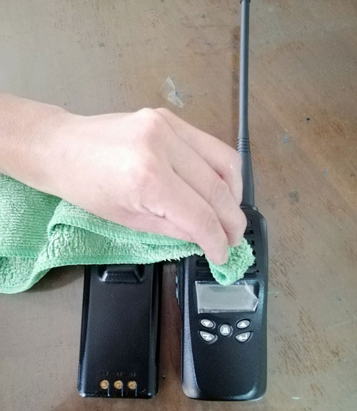 無線電機進水後如何處理