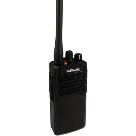 Radio portable numérique RL-D820-DMR à droite à l'avant