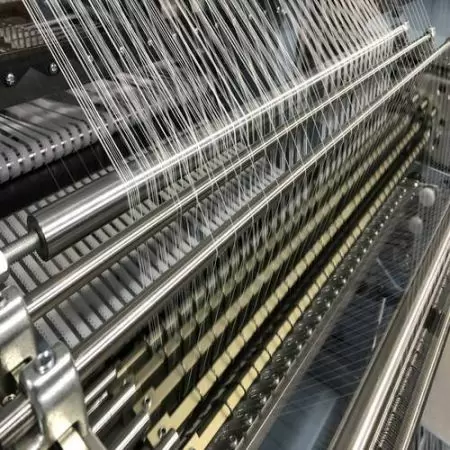Machine à dentelle pour sous-vêtements