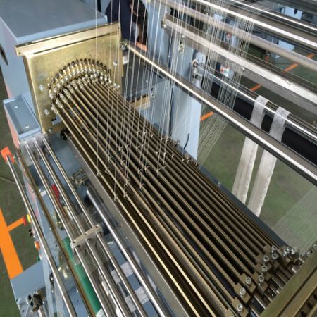 Ren trên máy từ máy đan móc tự động nhiều thanh chất lượng cao cho ren
