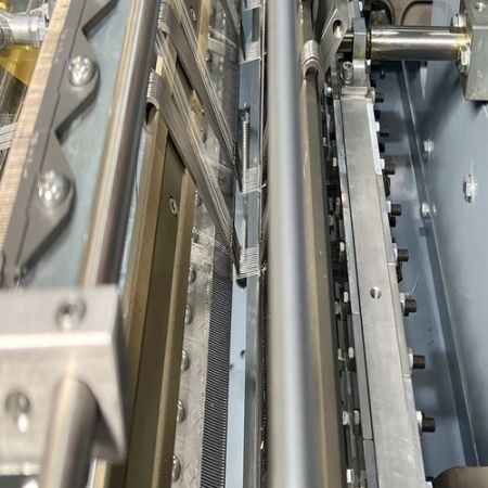 複合針かぎ針編み機DH 608-BSN