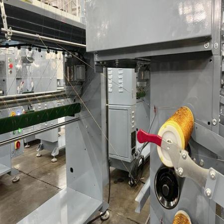 10-NCR メタリックヤーン生産