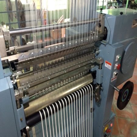 Double Needle Bed Warp Knitting Machines