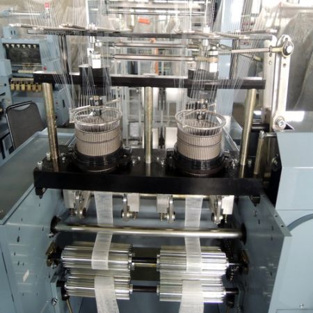 Machine à tricoter des filets