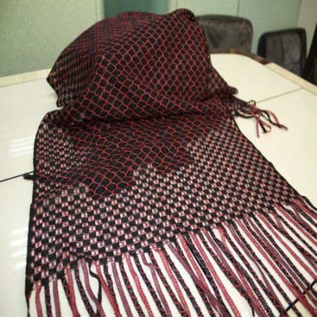 Prototype de foulard de la machine à tricoter des franges