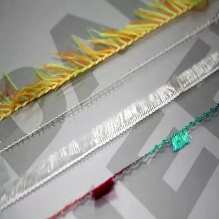 عينة خيوط فاخرة مصنوعة بواسطة ماكينة خيوط مزدوجة.