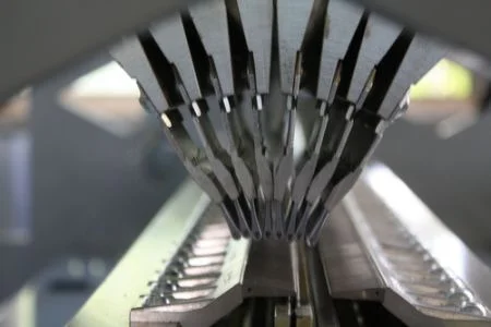 Warp Knitting Machine - Warp Knitting Machine with ISO 9001:2015 and CE certifications.