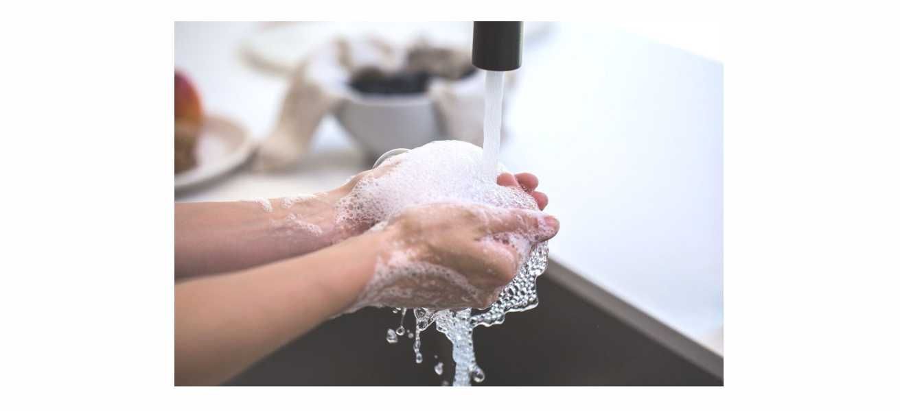Qual è il modo migliore per pulire le mani?