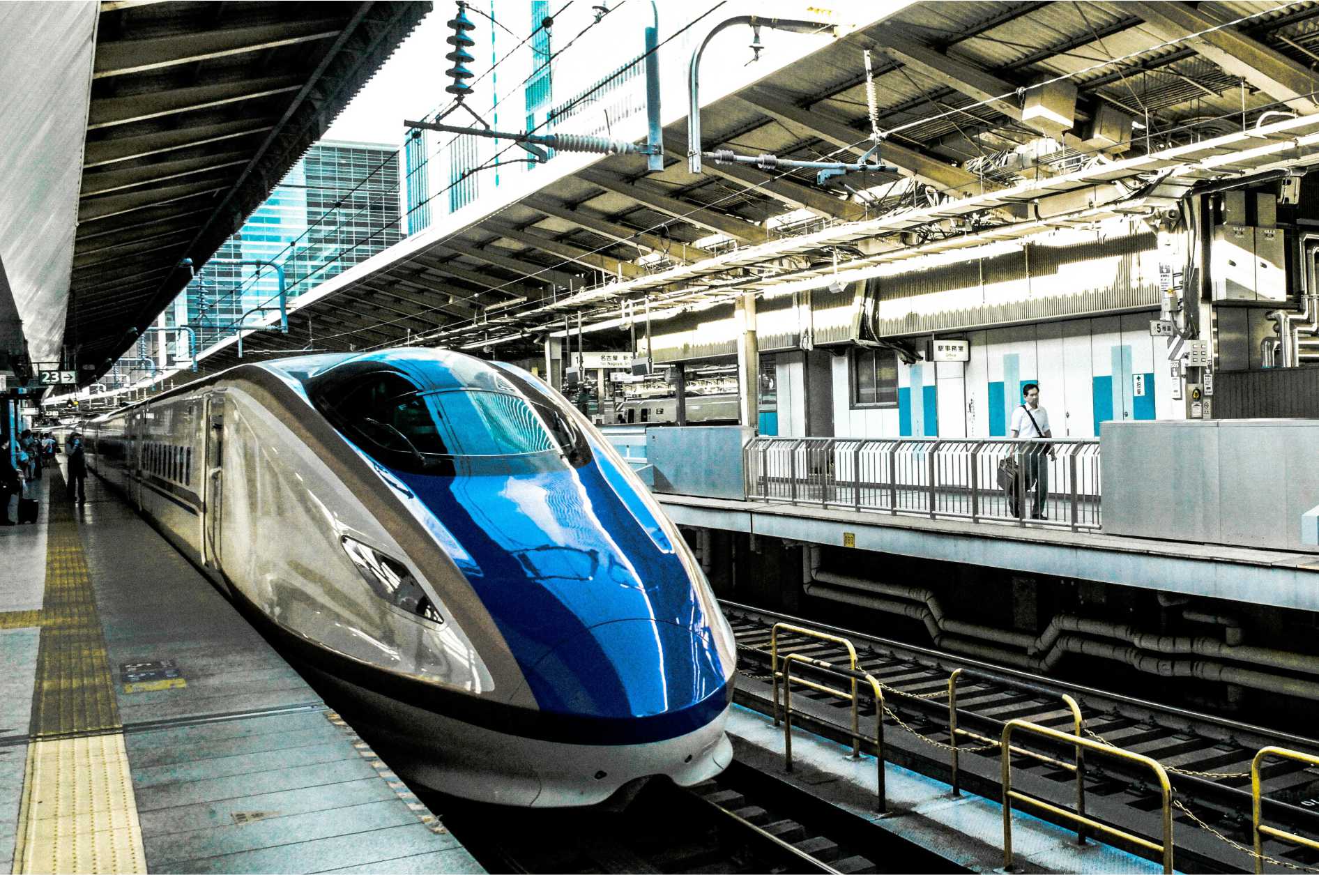 Hokwang has developed 24V hand dryers for vehicle applications