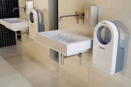 Hand Dryer Berbentuk Persegi yang Ramah bagi Pengguna Kursi Roda dengan Filter HEPA