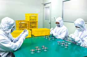 class 10,000, ISO certified cleanroom for hygienic vacuum components