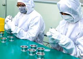 class 10,000, ISO certified cleanroom for hygienic vacuum components