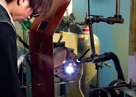 EFT custom made none-oxygen welding machine for prefect welded vacuum components