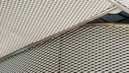 Shang Kai Steel's durable ceiling mesh, a hallmark of their products, allows for efficient cable management and easy maintenance. It also expands the possibilities for interior lighting, enhancing the overall sense of space and comfort.