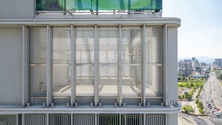 Shang Kai Steel has established fruitful collaborations with accomplished architects and continues to seek new opportunities for partnerships in related industries. This expanded metal mesh not only adds practical value, but also enhances the aesthetics of any structure it adorns.