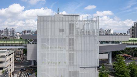 Central - Song Zhu Station - New techniques and innovative applications of expanded metal mesh make buildings unique