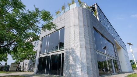 The choice of silver-gray blocks for the facade, arranged in varying directions, imparts a sense of enduring stability and modernity to the structure. Shang Kai's expanded metal mesh series is not only easy to install but also ensures durability, safety, and aesthetic appeal.