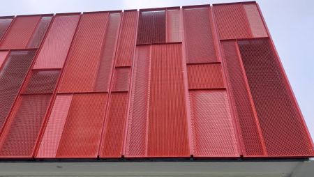 SKA 20-07 type Aluminum expanded metal mesh emphasizes environmental features.