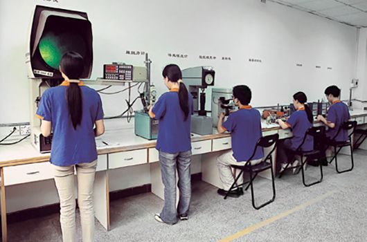 Jin Tay पूर्ण परीक्षण उपकरणों से सुसज्जित है