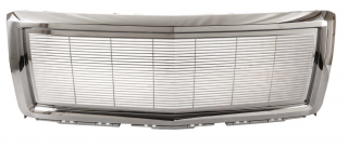 Rejilla frontal de cromo.