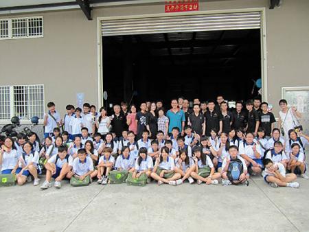 Welcome for Technical school's students take part in machine design.