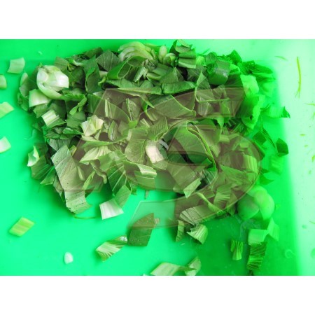 青江菜切段 (適用根莖類及葉菜類切丁、切片、切絲。)
