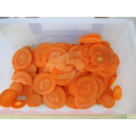 紅蘿蔔切片 (可將根莖類、瓜果類切成片、絲。)