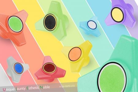 マルチカラーのノブは、UJENによって開発されたユニークなマカロンカラーモデルに合わせることができるか、ニーズに応じて色をカスタマイズできます。