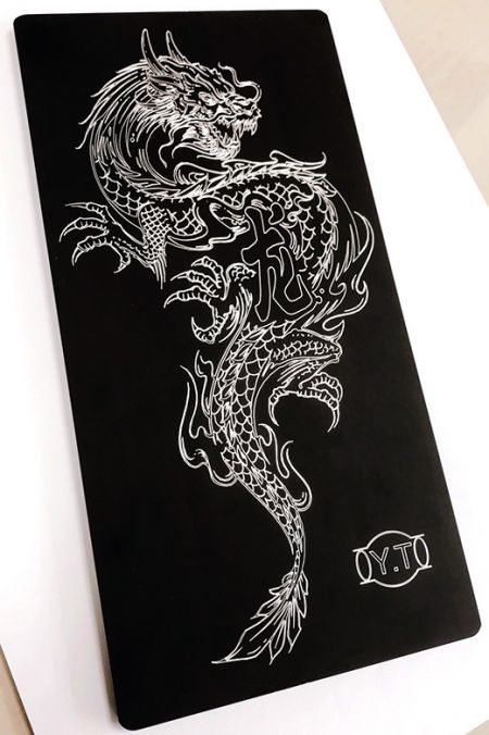 Pisau Ukir- bahan kerja naga.
