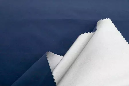 防水素材は乾燥したまま快適です。