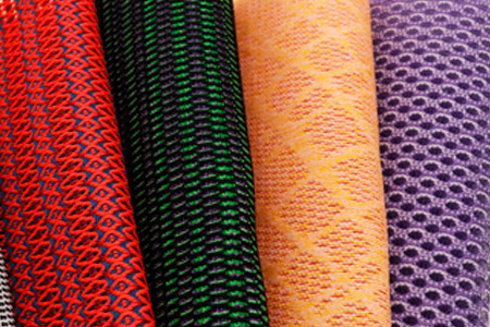 中良提供具附加功能性的針織與平織布料。