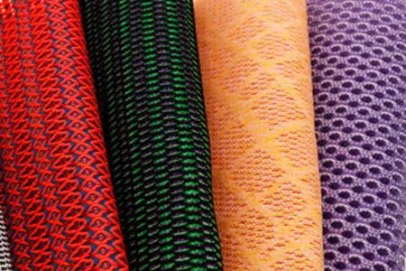中良提供具附加功能性的針織與平織布料。