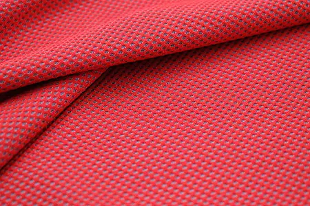 X-STATIC® 银纤维布料是天然且永久性的抗菌抑臭纺织品。