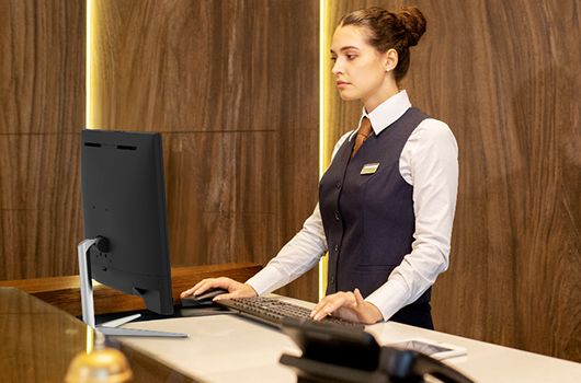คอมพิวเตอร์แบบ AIO สำหรับธนาคารและห้องต้อนรับโรงแรม คอมพิวเตอร์ AIO สำหรับพื้นที่รอรับในโรงแรมและสนามบิน