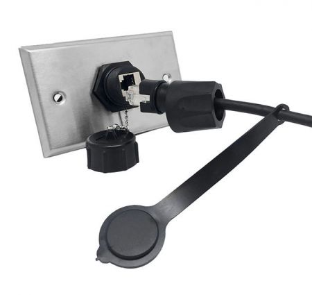 Cable de parcheo blindado CAT5E industrial con tapa de polvo