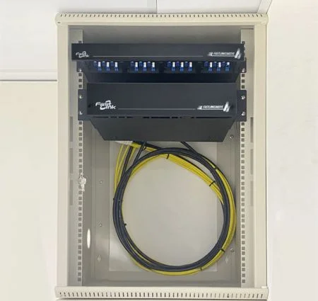 可安裝各種19”設備
