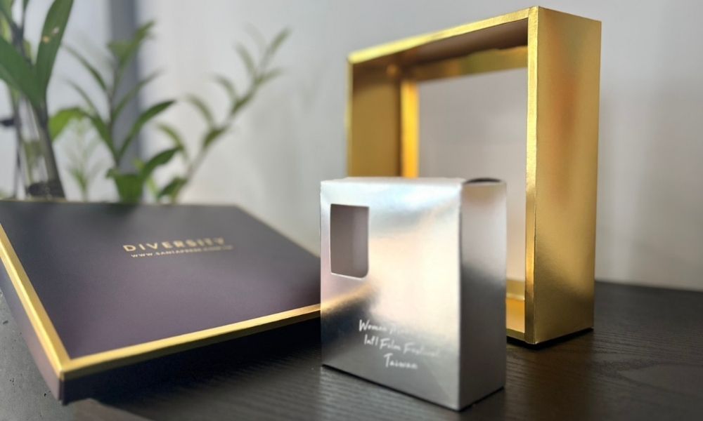 Gold- und Silbermetallfolienpapierboxen